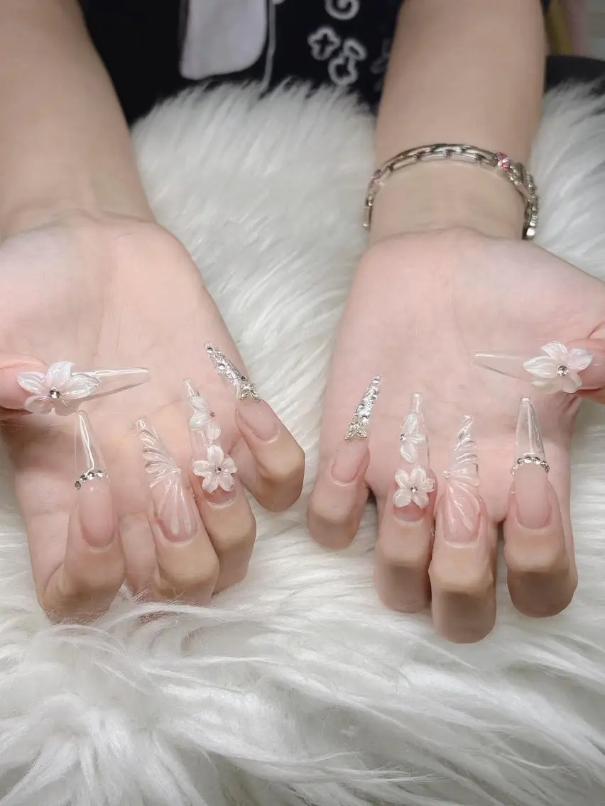 ネイル Lee Nailsのネイルデザイン