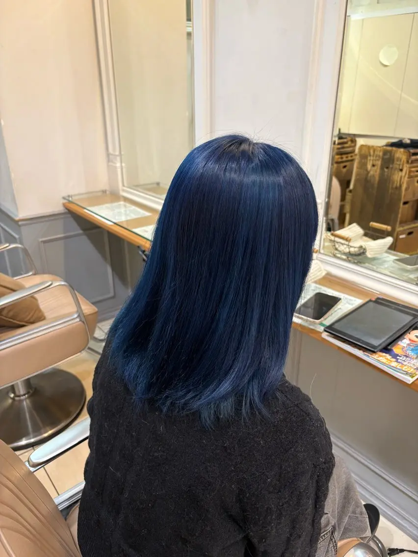 カラー ブリーチ ブルーカラー ネイビーカラー カラー/ブリーチ✨ ヘアセット/コハルのヘアスタイル