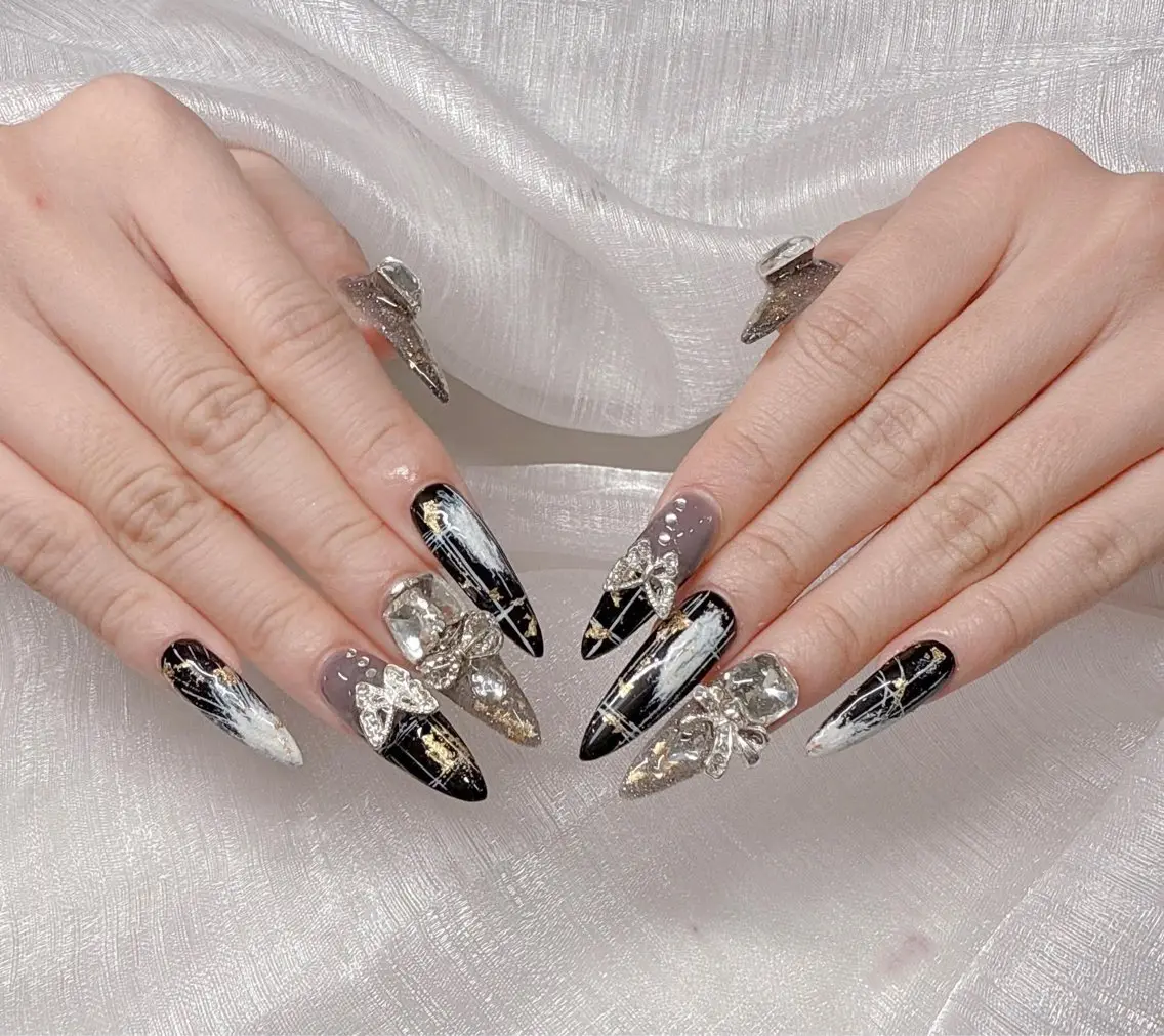 ネイル ハンドネイル Lee Nailsのネイルデザイン