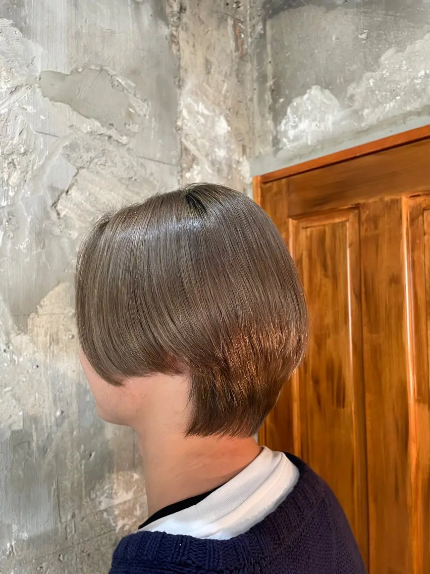 ショート カラー メンズ ベージュカラー ミルクティーベージュ ショートヘア マンツーマン 髪質改善　工藤のヘアスタイル