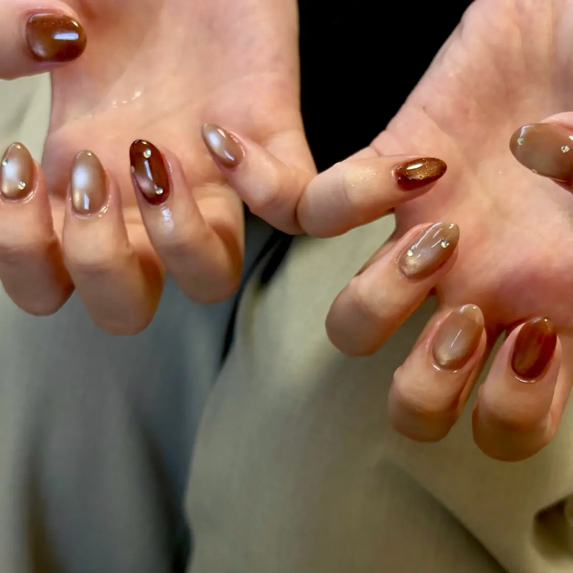 ネイル ブラウン ジェルネイル キラキラネイル マグネットネイル ニュアンスネイル ハンドネイル tamu nail 　金町のネイルデザイン
