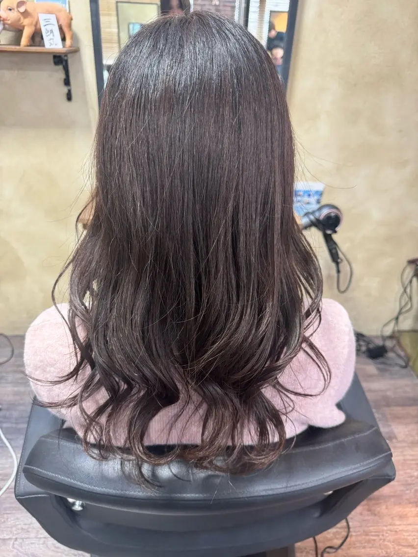 セミロング ヘアカラー 艶カラー🎀 YUUKAのヘアスタイル