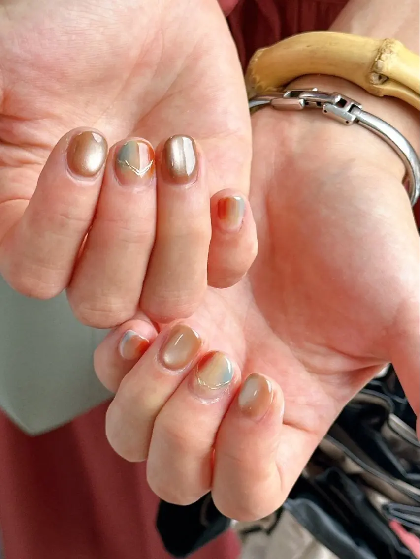ネイル オーロラネイル フットネイル フレンチネイル ジェルネイル マグネットネイル ハンドネイル mogunail &blowのネイルデザイン