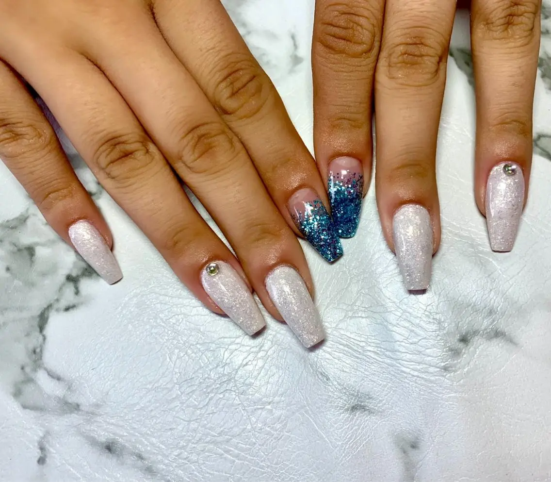 ネイル アニマル柄 アートネイル ブルー ラメ(グリッター) ニュアンスネイル ハンドネイル x.1.0.nail ♡Cのネイルデザイン