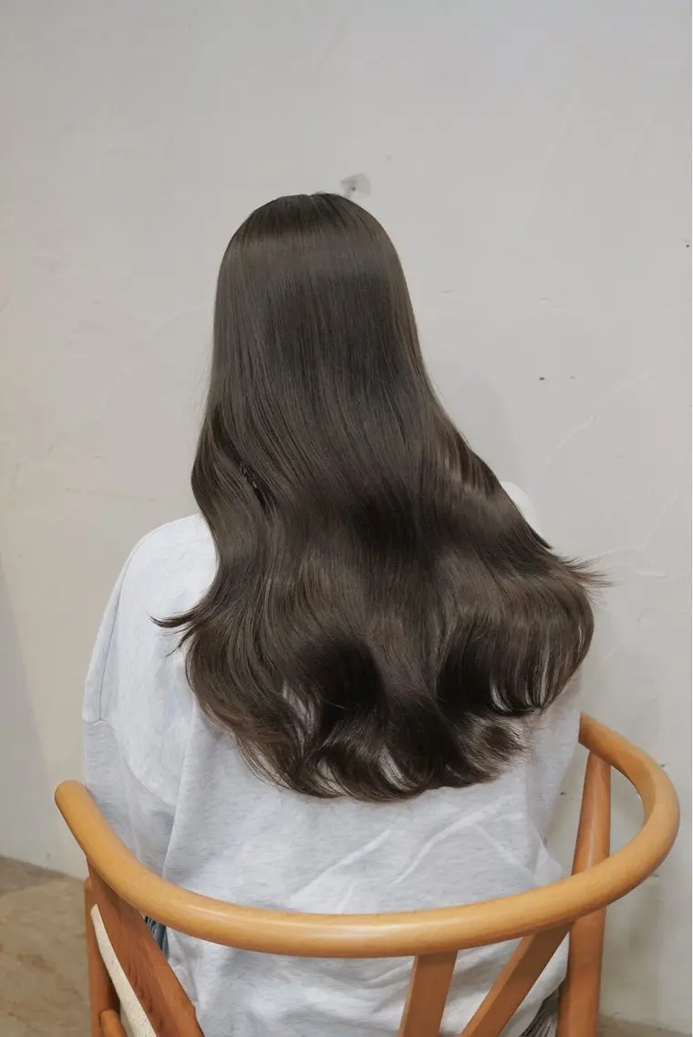 ロング カラー ブリーチ グレージュ ブリーチなしカラー オリーブグレージュ オリーブグレー ヘアカラー ブリーチなし透明感 カラー/チサト🌿のヘアスタイル