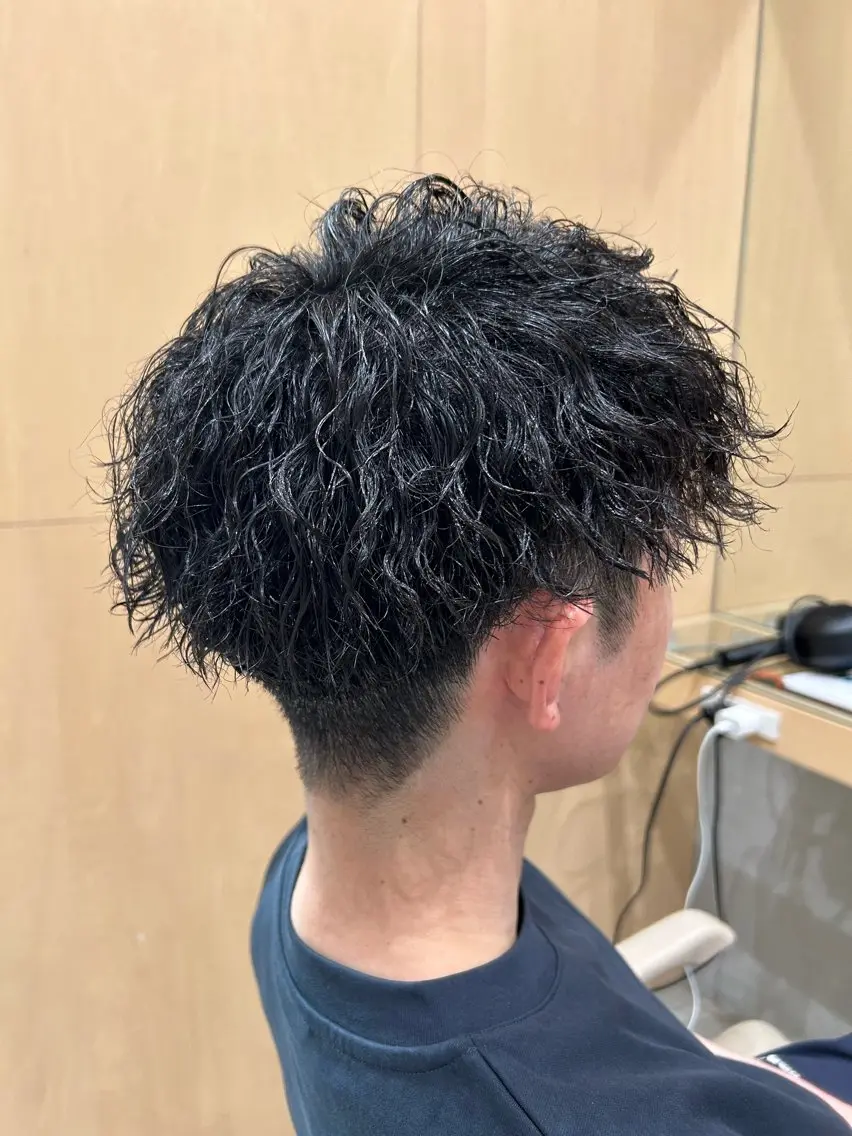 パーマ メンズ フェードカット メンズパーマ カット パーマ 🐲ツイスパ🐲 フェード/龍のヘアスタイル