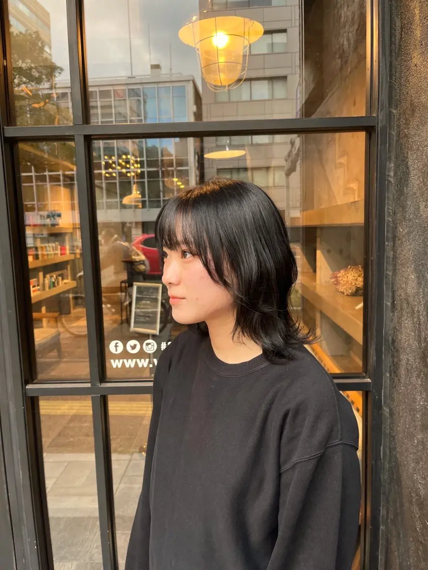 ミディアム レイヤーカット ウルフカット 三野 隼澄のヘアスタイル