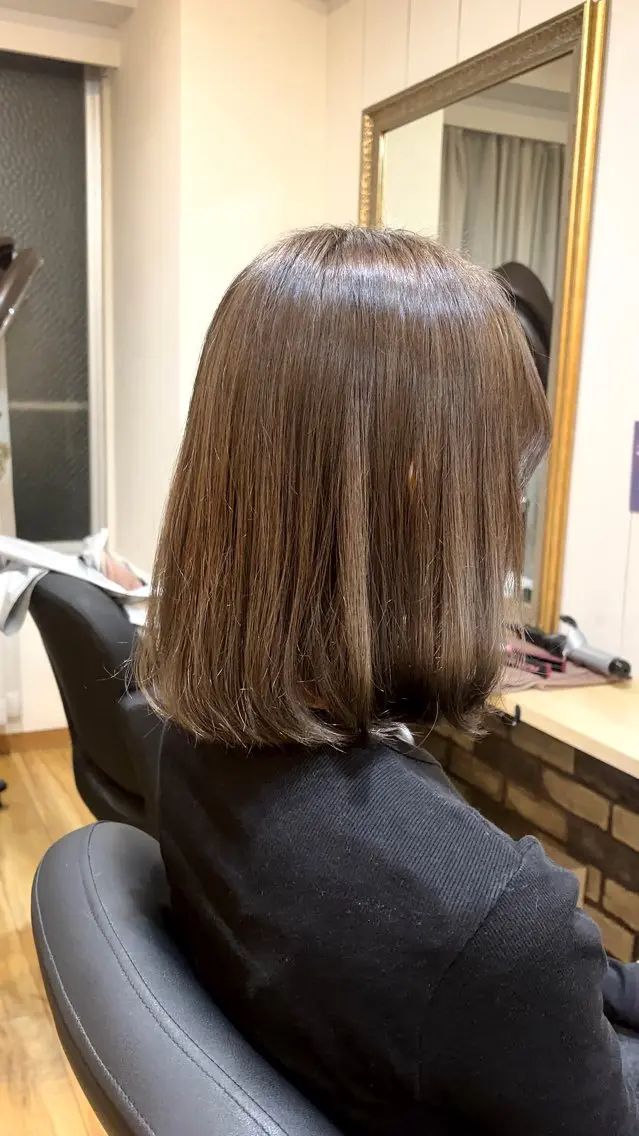 カラー ベージュカラー ブリーチ ミルクティーベージュ ヘアカラー koki ハイトーンカラーのヘアスタイル