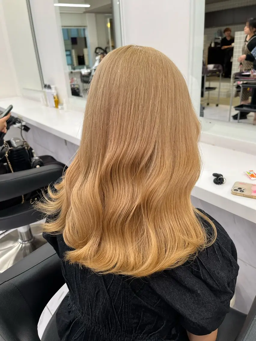 セミロング ヘアカラー トリートメント ヘッドスパ ヘアセット 寒色/ベージュヘア ブリーチありMiOのヘアスタイル