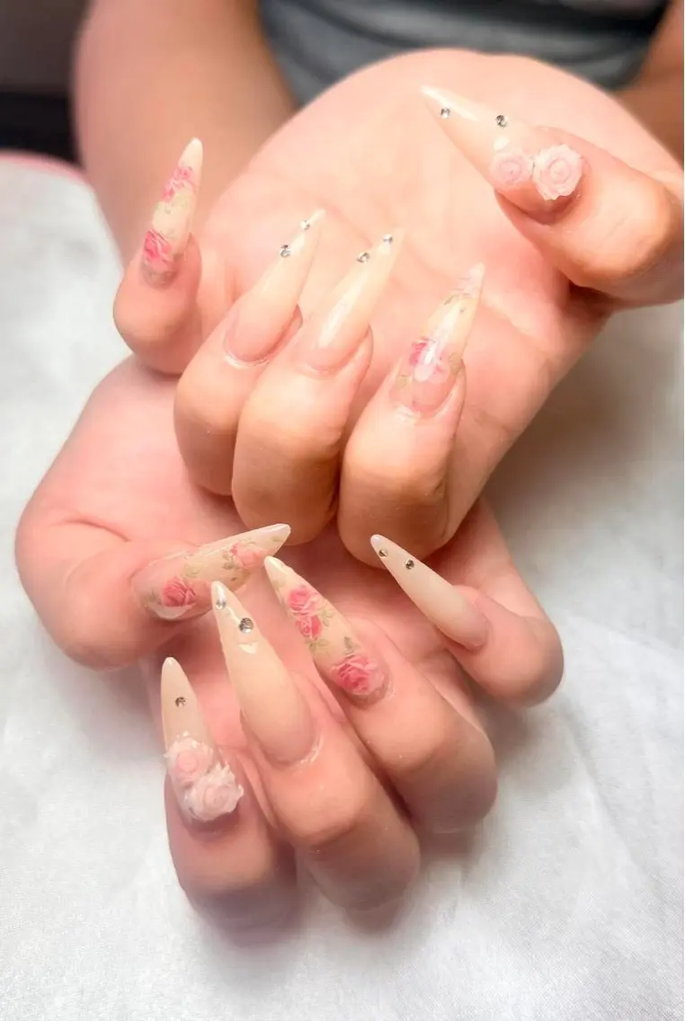 ネイル 桜ネイル 長さ出し フレンチネイル 韓国ネイル マグネットネイル ハンドネイル Kiwami nailsalonのネイルデザイン