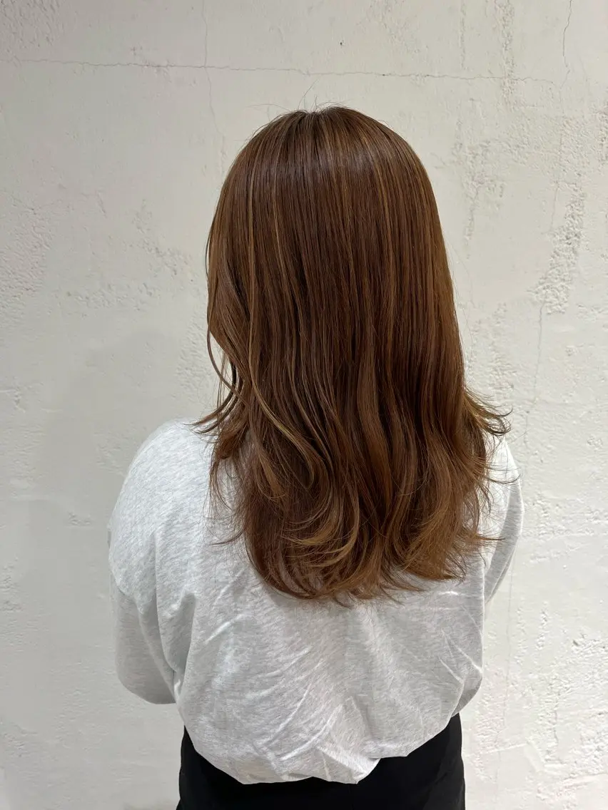 セミロング カラー ブリーチ ケアブリーチ グレージュ ハイライトカラー ハイライト カット ヘアカラー トリートメント 透明感カラー/ 髪質改善/レイヤーのヘアスタイル