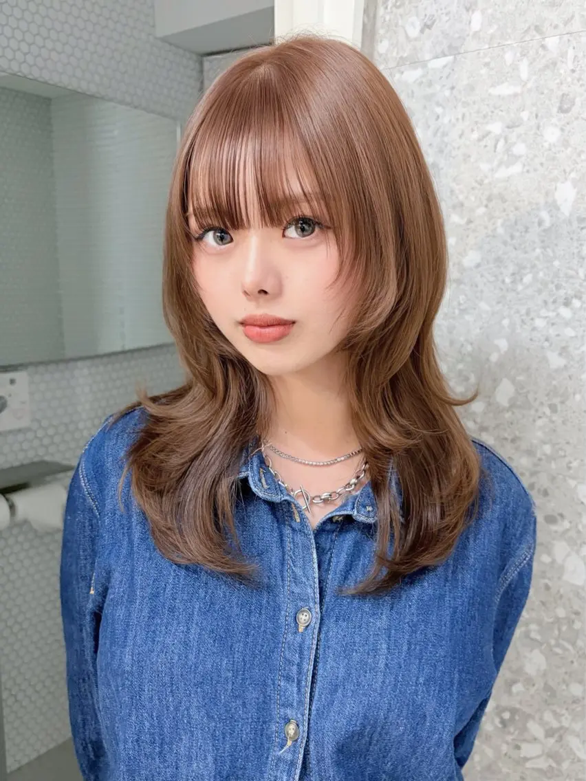 セミロング カラー ヘアカラー トリートメント 失敗しないハイトーン ミルクティーベージュのヘアスタイル
