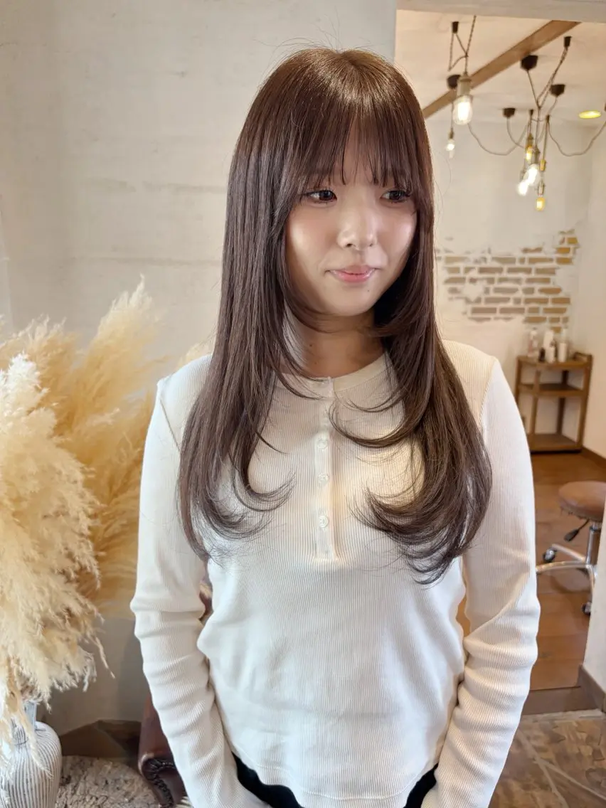 ロング ロングレイヤー レイヤーカット ロング 透明感カラー/ 相川 ひなたのヘアスタイル