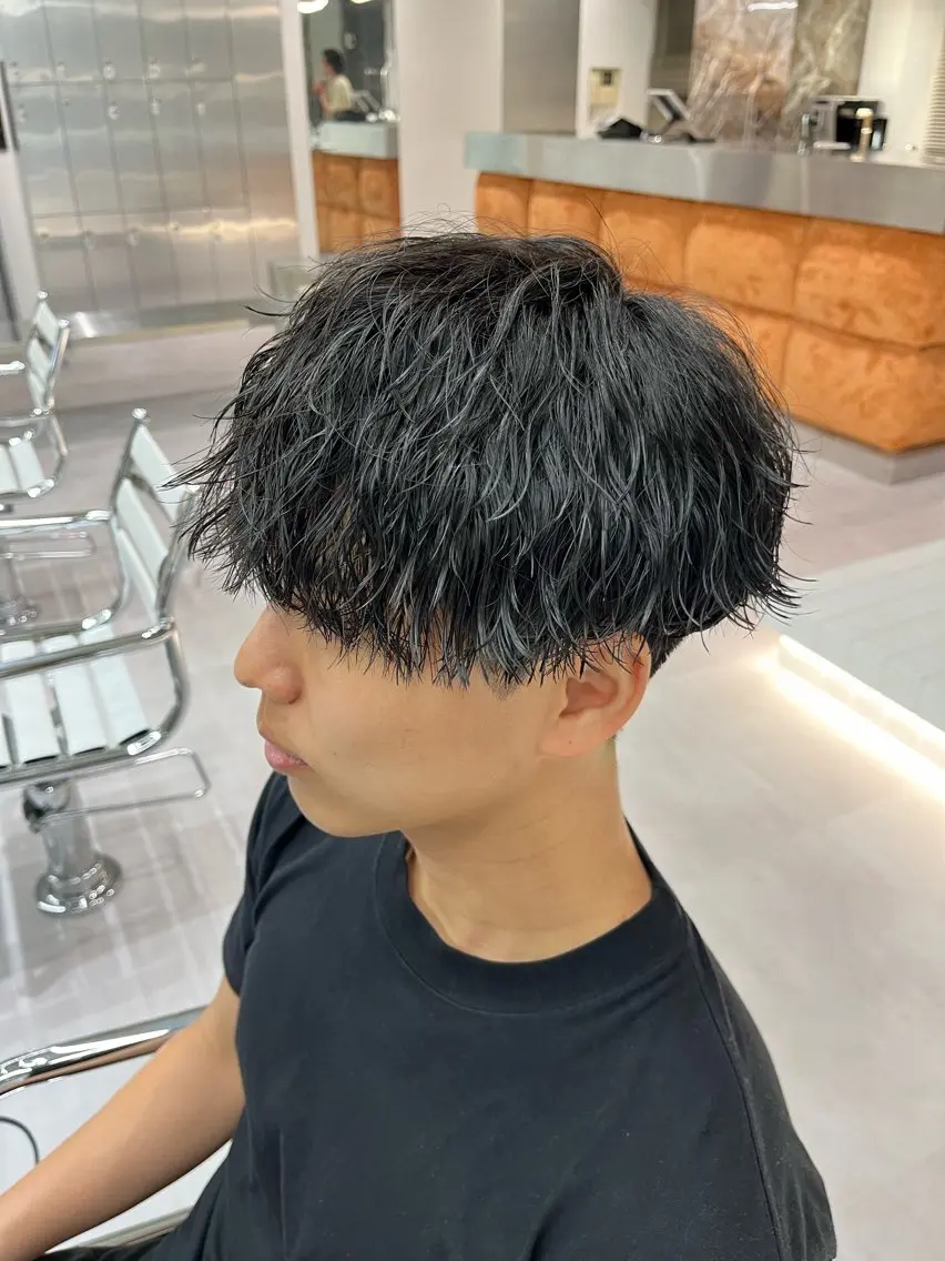 ショート パーマ メンズ ⚡メンズパーマフ ェードカットTomyのヘアスタイル