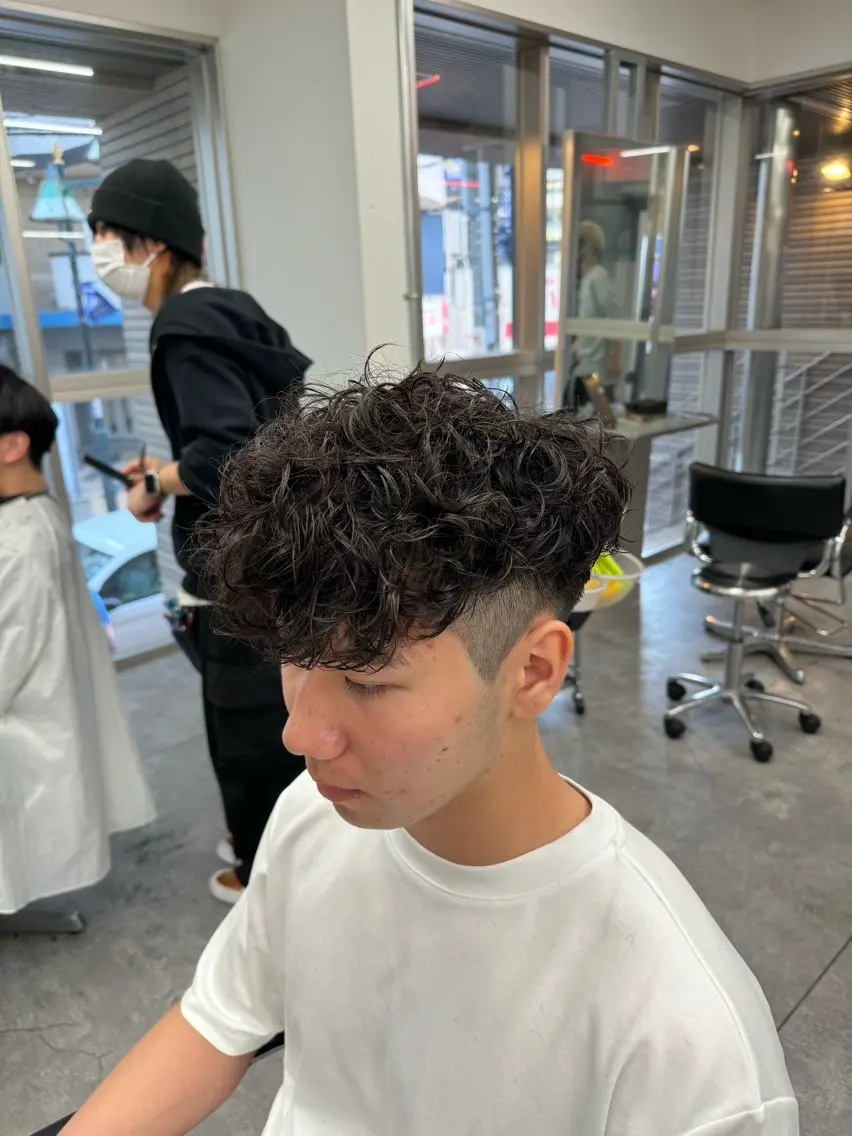 ショート カラー パーマ メンズ メンズパーマ スペインカール 外国人風カラー 🔥漢髪特化メンズ マネージャーYUKIのヘアスタイル