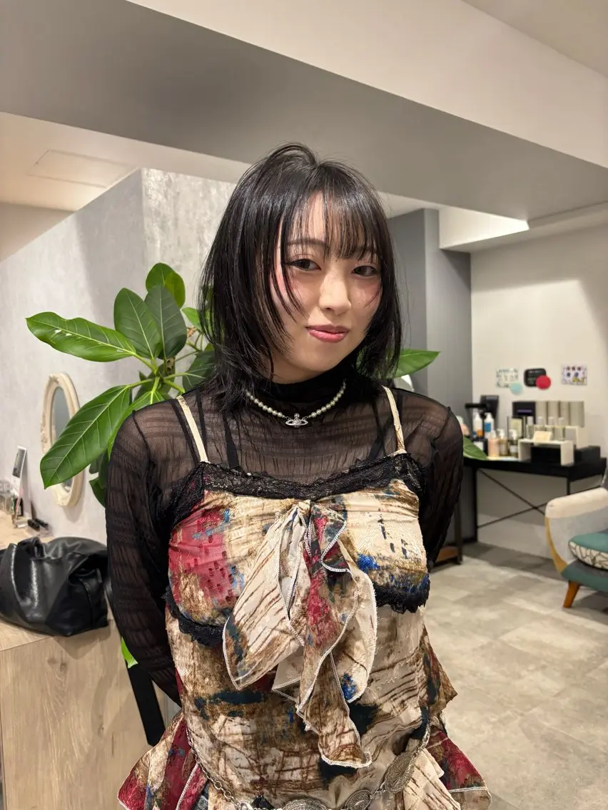 ミディアム カラー 透明感カラー ボブ レイヤーカット ヘアカラー トリートメント RURI韓国ボブ 🇰🇷タッセルボブのヘアスタイル