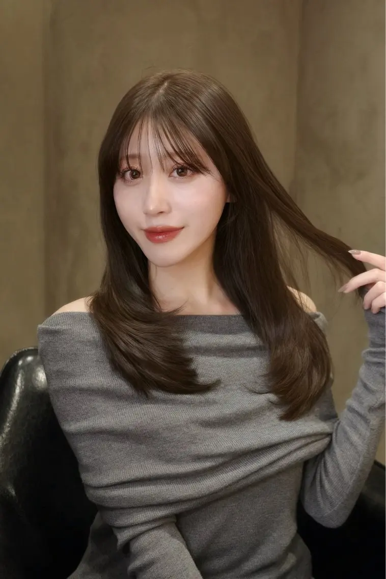 セミロング 髪質改善 レイヤーカット 似合わせカット ヘアカラー トリートメント 美顔形成｜レイヤー ｜青山のヘアスタイル