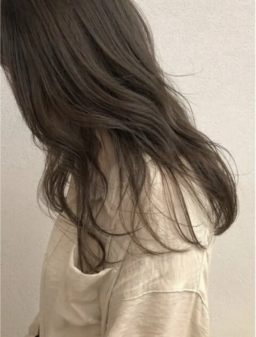 ロング カラー アッシュ アッシュブラウン ブラウンカラー カット ヘアカラー トリートメント 梅田/柔らかカラー/ オオハシ リナコのヘアスタイル