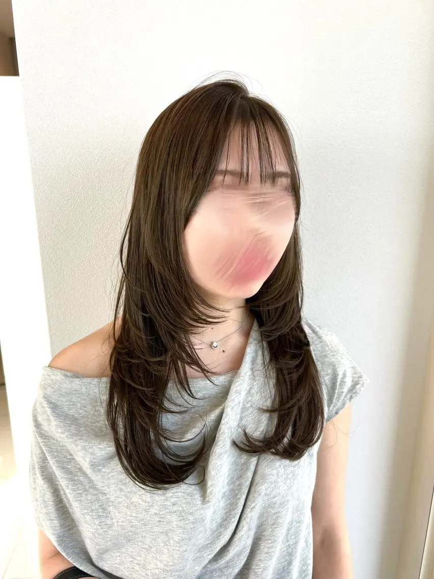 ロング カラー くびれヘア ハッシュカット レイヤーカット ロング LiTA 友田未来のヘアスタイル