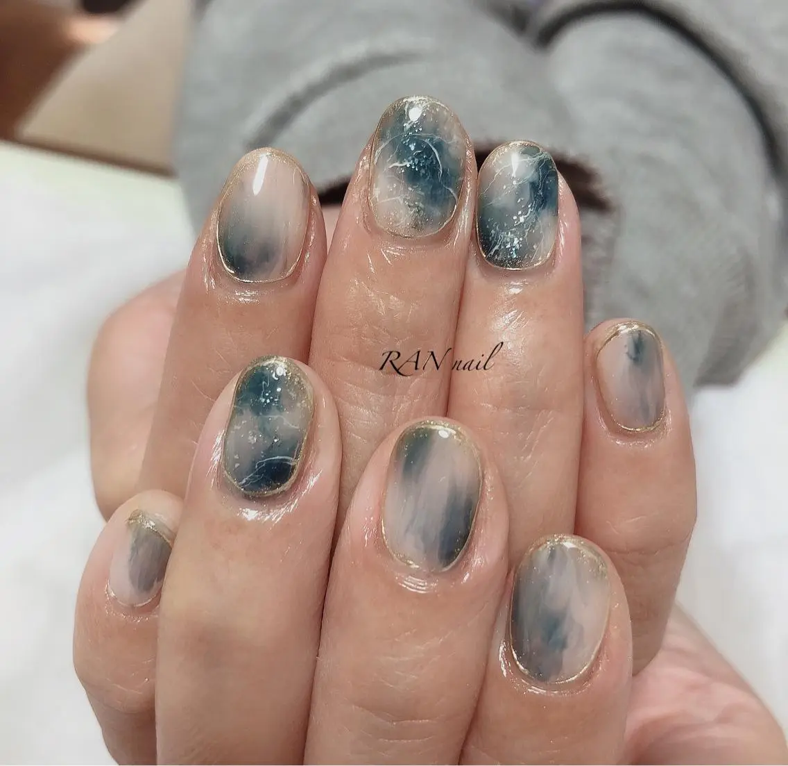 ネイル ブルー フットネイル ミラーネイル ニュアンスネイル オフィスネイル ハンドネイル フットネイル RAN nailのネイルデザイン