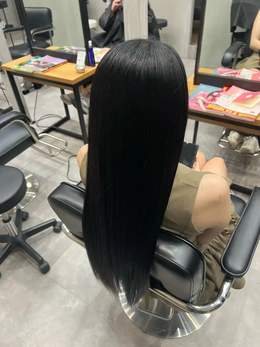 ロング カラー ブリーチ 透明感カラー ロング トリートメント 鈴木 大地のヘアスタイル