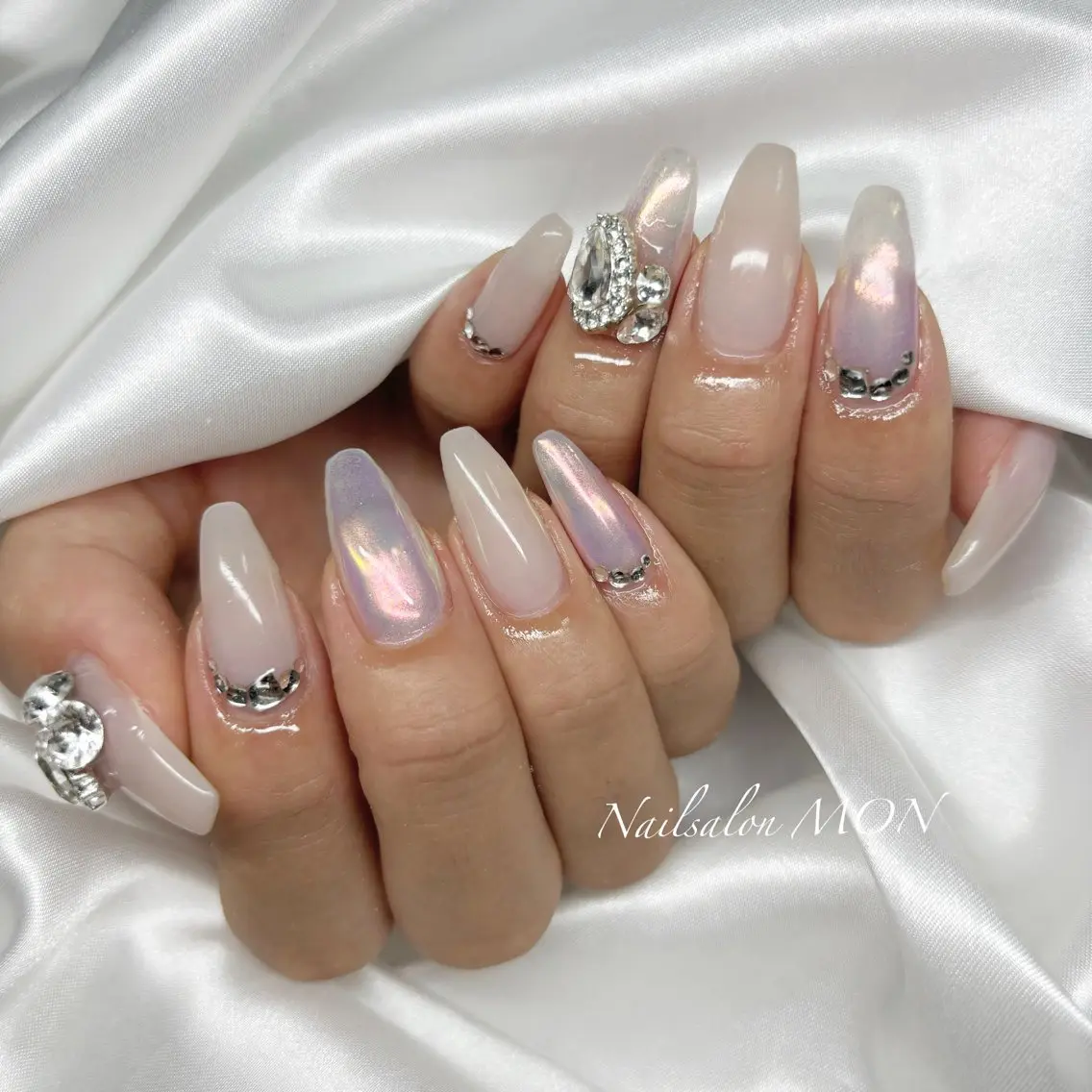 ネイル ストーンネイル ハンドネイル Nailsalon MONのネイルデザイン