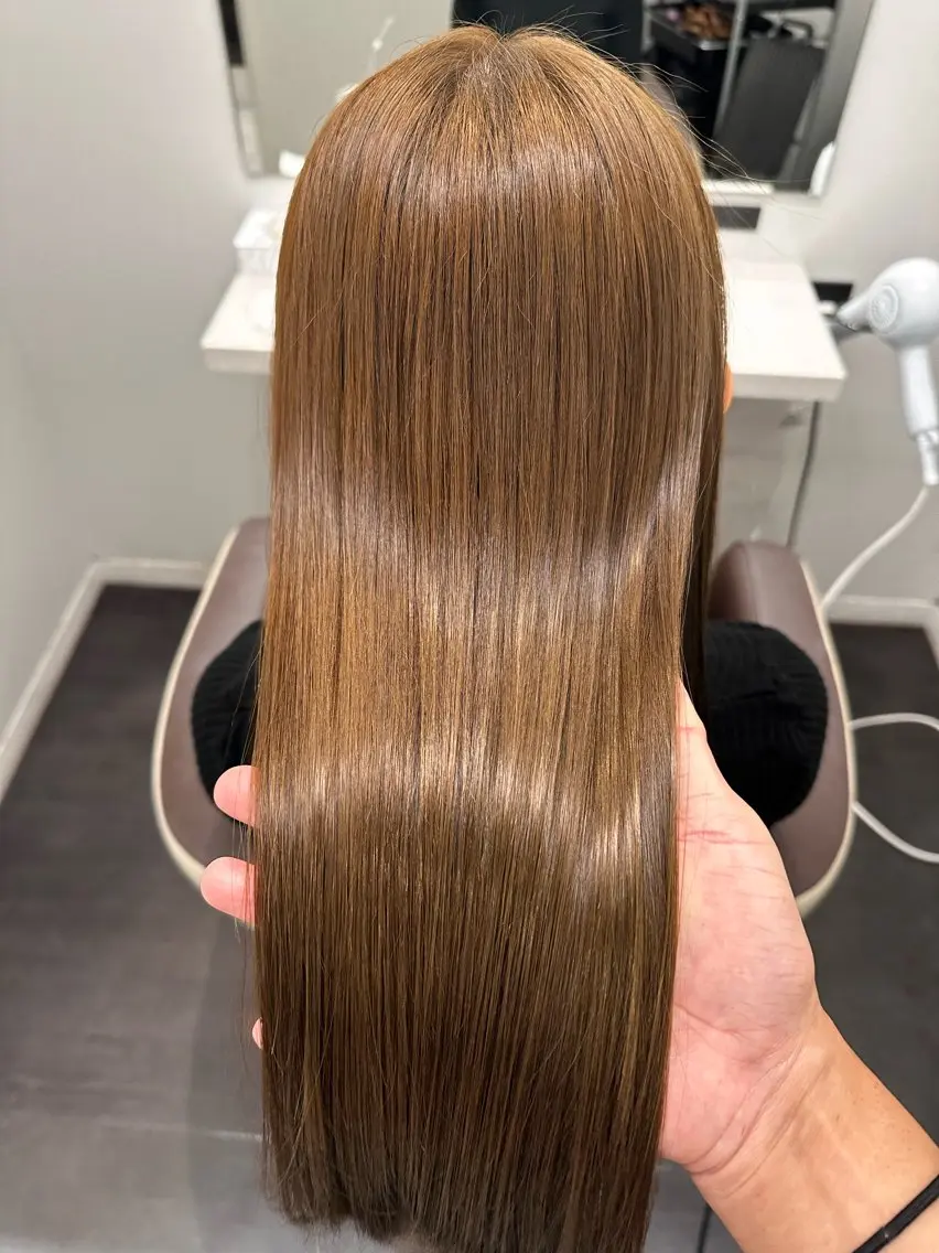 ロング カラー ベージュカラー ブリーチ 透明感カラー ミルクティーベージュ ブリーチなしカラー ヘアカラー トリートメント 【美髪矯正 /髪質改善】RINのヘアスタイル