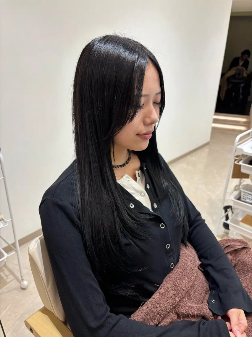 ロング 顔まわりレイヤー 顔周りカット レイヤーカット ロング 櫻井 華のヘアスタイル