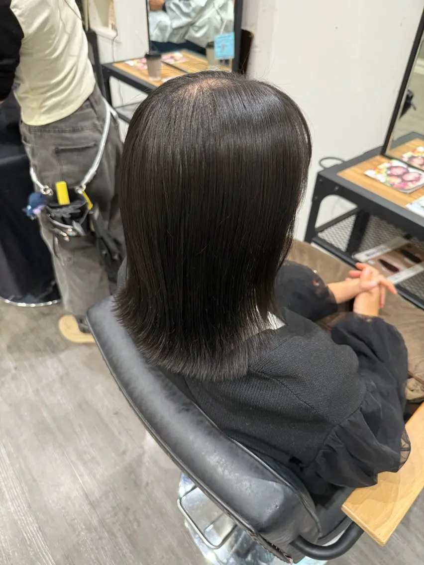 ミディアム カラー ダークグレー ヘアカラー トリートメント 艶髪レイヤー上田 紗也🇰🇷💗のヘアスタイル