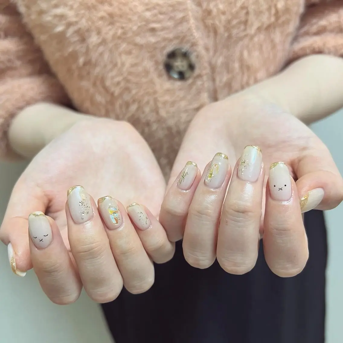 ネイル アートネイル ゴールド ミラーネイル ニュアンスネイル ホワイト ハンドネイル pointillé .ayaのネイルデザイン