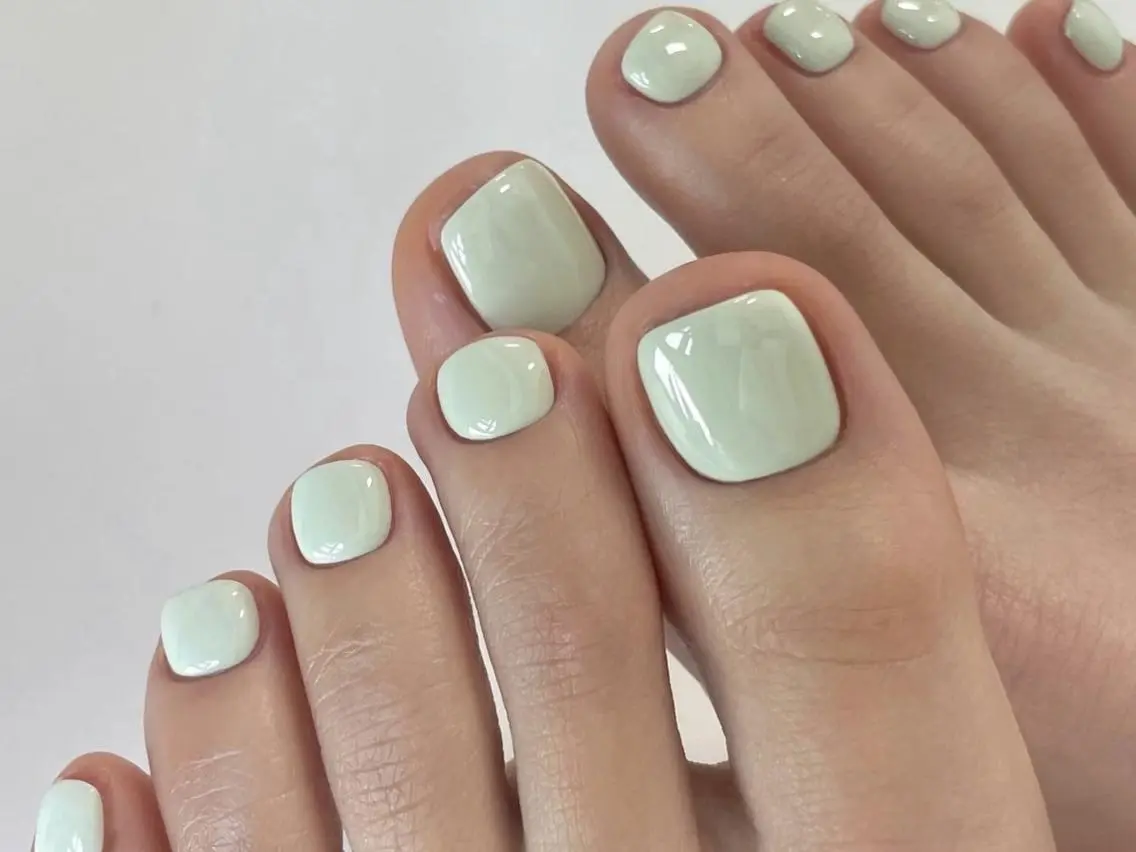 フットネイルワンカラー/ラメ¥4770の写真