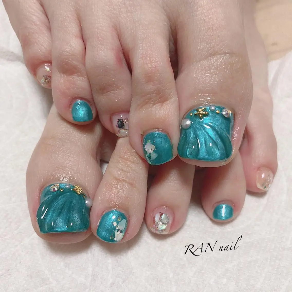 ネイル フットネイル キラキラネイル ラメ(グリッター) ハンドネイル フットネイル RAN nailのネイルデザイン