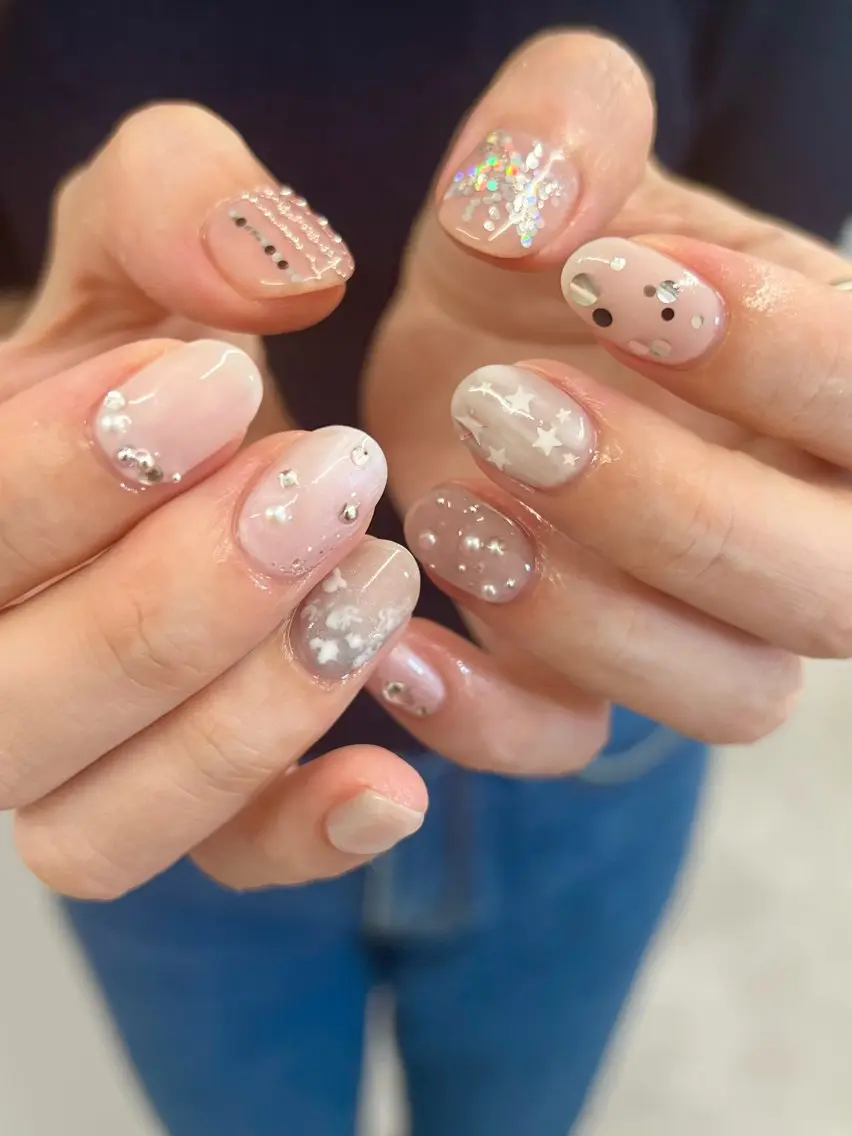ネイル ジェルネイル キラキラネイル 韓国ネイル マグネットネイル ニュアンスネイル ハンドネイル ハンドケア Bana_ Nailのネイルデザイン