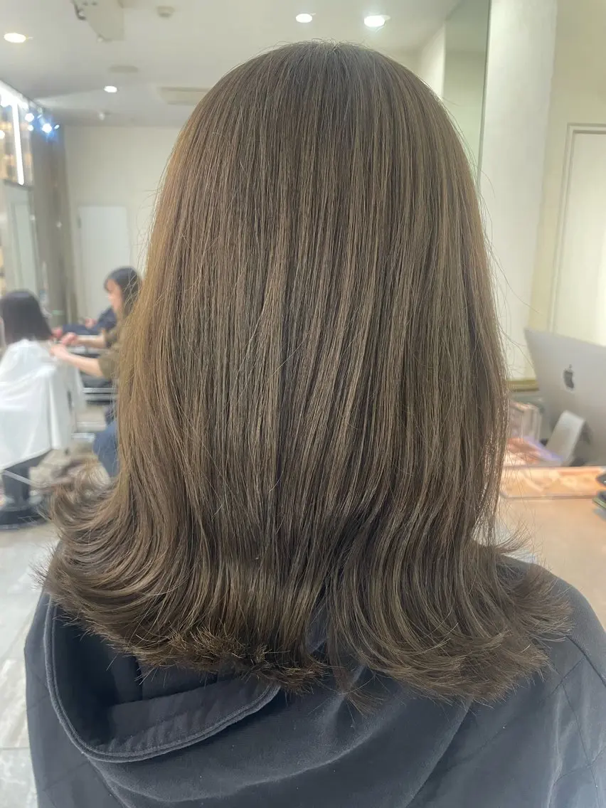 セミロング 髪質改善 カット ヘアカラー ユナ ナチュラル／透明感のヘアスタイル