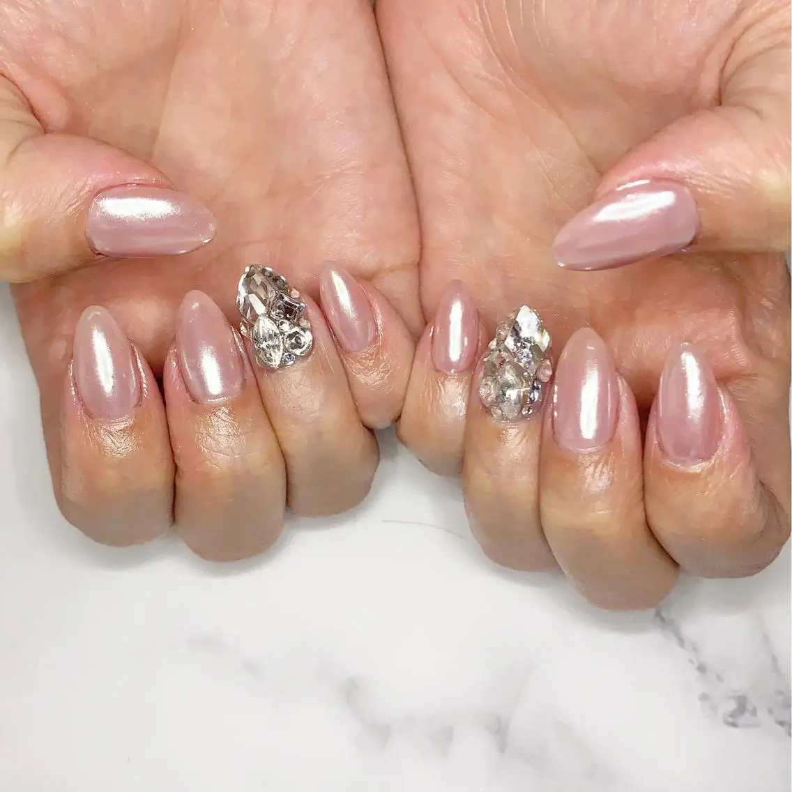 セミロング ネイル キラキラネイル ミラーネイル シンプルネイル ストーンネイル ハンドネイル R nailのネイルデザイン
