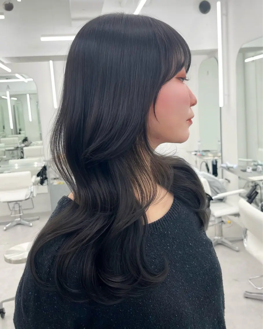 ロング カラー 黒髪 ブルーカラー ブルーブラック 透明感カラー グレージュ ヘアカラー トリートメント 盛れる顔周り✨韓国式 レイヤーkanatoのヘアスタイル