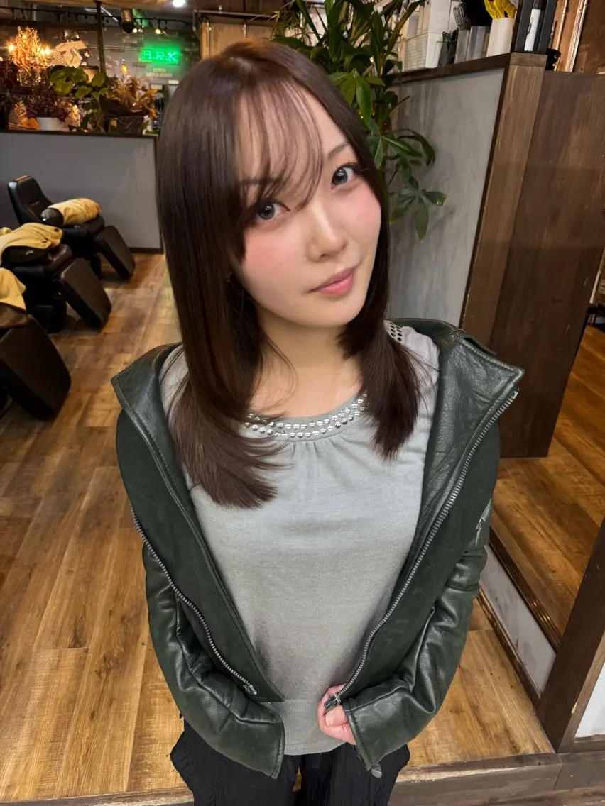 カラー ブリーチ ブリーチなしカラー ヘアカラー 河野 朱里のヘアスタイル