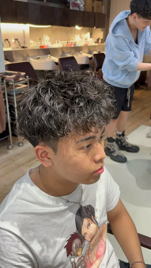 パーマ メンズ メンズパーマ カット パーマ fifth原宿 宮部蓮のヘアスタイル