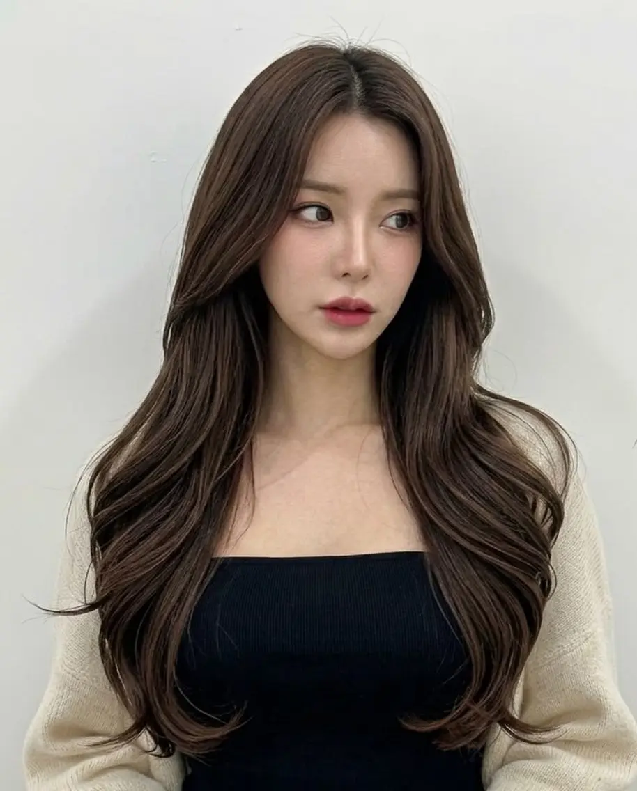 セミロング レイヤーカット ハッシュレイヤー特化のヘアスタイル