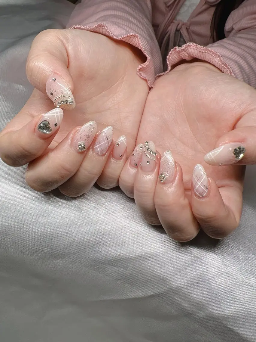ネイル 長さ出し グラデーション 卒業式 キラキラネイル マグネットネイル ハンドネイル Lee Nailsのネイルデザイン
