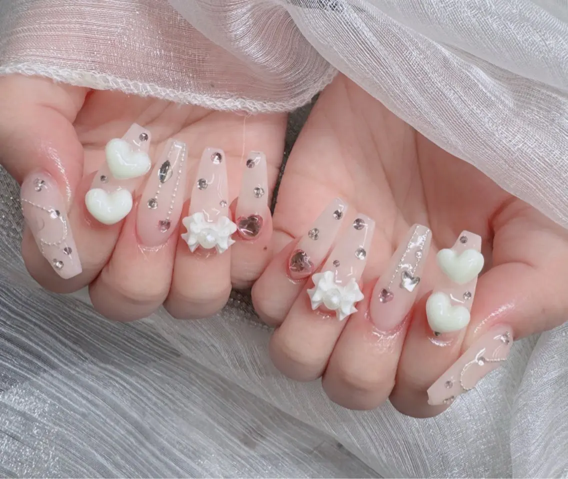 ネイル フレンチネイル ジェルネイル ガラスフレンチ ハロウィン ハート ハンドネイル H.baby Nail Salonのネイルデザイン