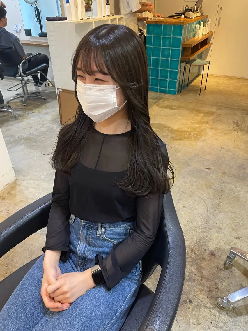 ロング カラー グレージュ オリーブグレージュ オリーブグレー カット ヘアカラー トリートメント MIOベージュカラー 柔らかいカラーのヘアスタイル