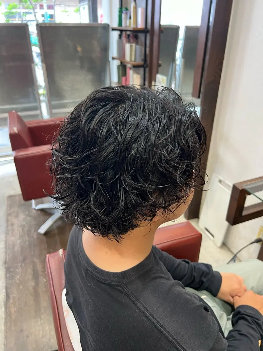 ミディアム パーマ メンズ カット パーマ 湘南のパーマ職人 🔥清水琉葵🔥のヘアスタイル