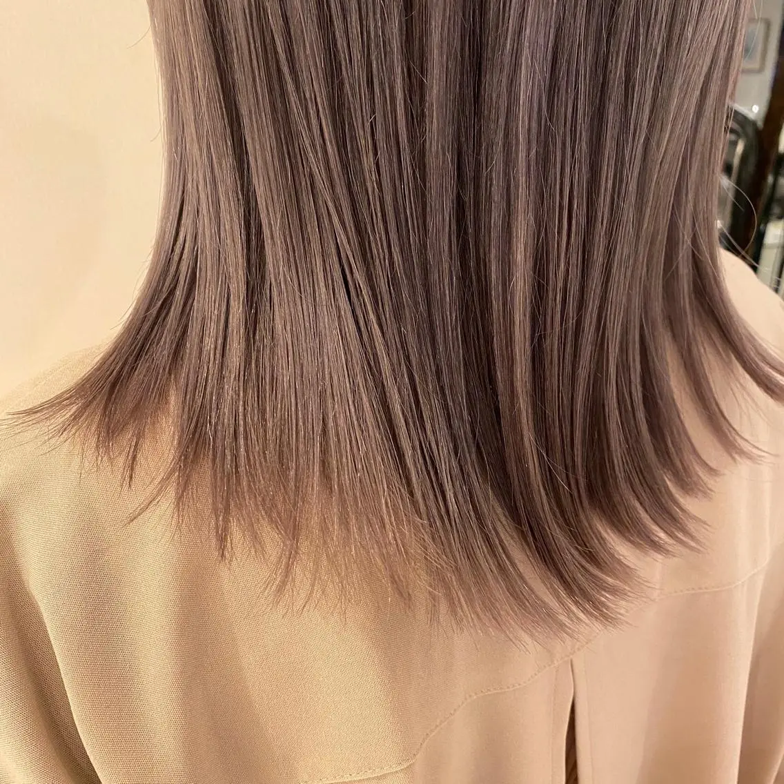 ショート カラー ヘアアレンジ ラベンダーカラー ラベンダーグレー 美髪矯正 韓国レイヤーのヘアスタイル