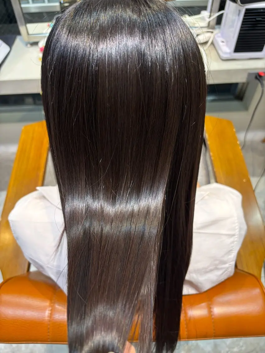 ロング ロング トリートメント Mo eのヘアスタイル