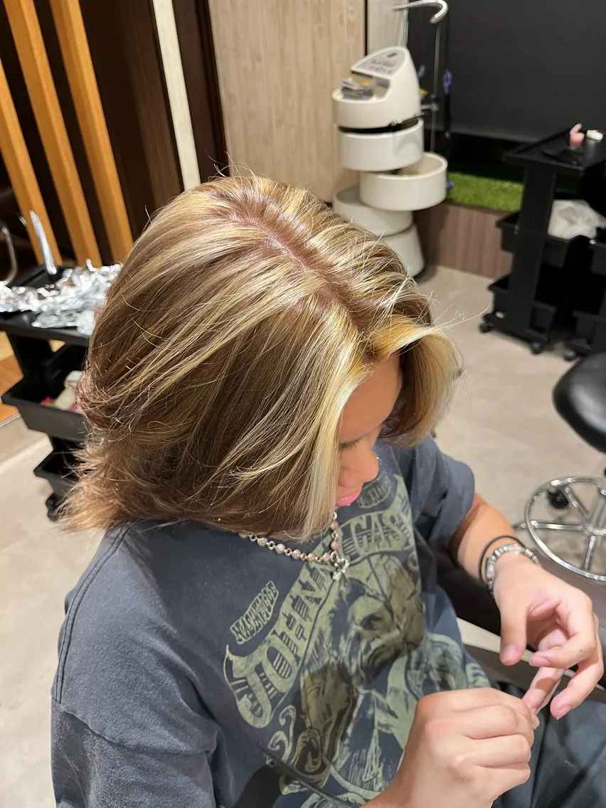 カラー メンズ メンズハイライト ハイライトカラー 小松 陸璃のヘアスタイル