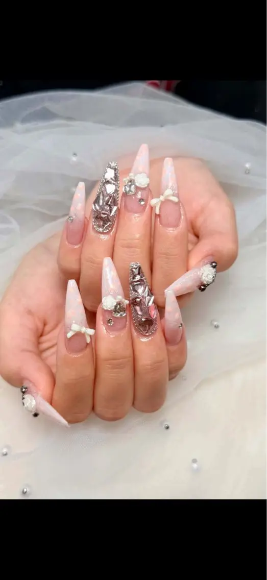 ネイル アートネイル ボルドー フレンチネイル ジェルネイル 氷ネイル・うるうるネイル ハンドネイル Julie NailSalonのネイルデザイン