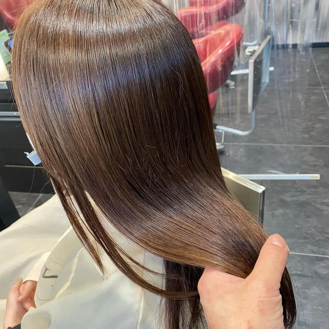 セミロング カラー ブリーチ 透明感カラー 髪質改善 トリートメント カット ヘアカラー ブリーチカラー/ 岩破瑞希のヘアスタイル