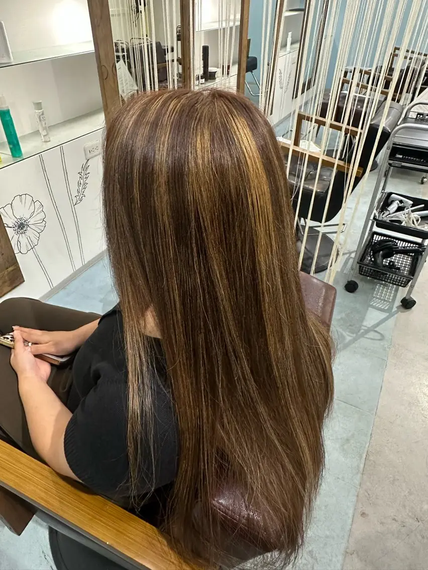 ロング カラー ヘアカラー 足立 芹音のヘアスタイル