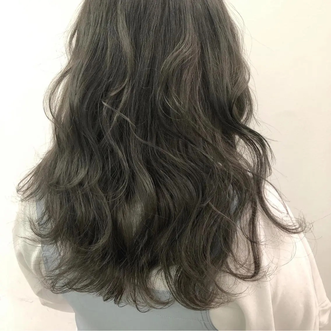 セミロング メンズ レイヤー ウルフ 弓木啓輔のヘアスタイル